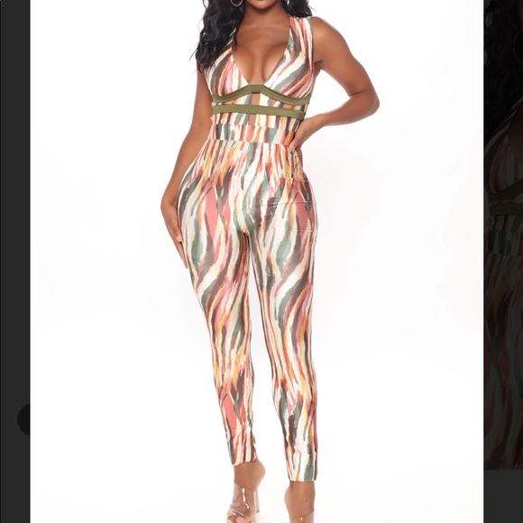 Fashion Nova Pants - Jumpsuit